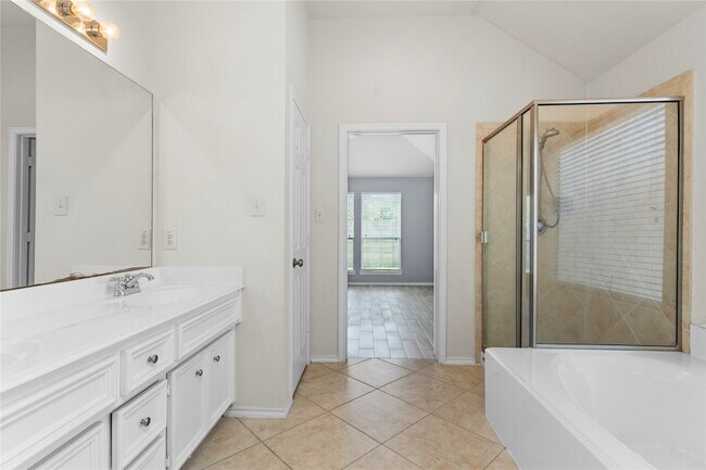 Building Photo - 11047 Pierce Valley Dr