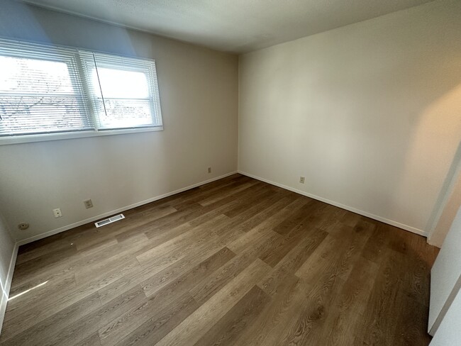 Building Photo - 2518 Leeper Dr