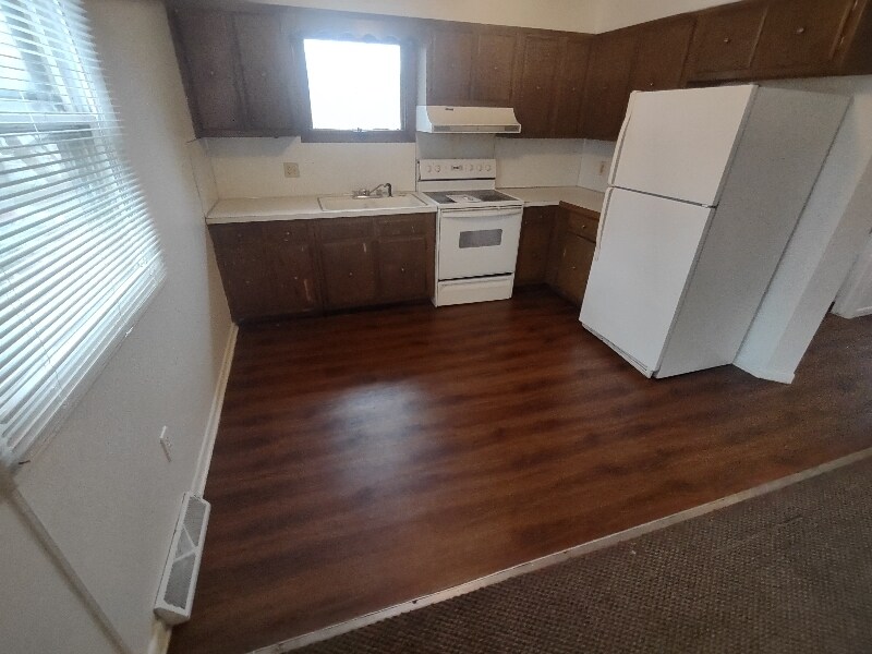 Building Photo - 1394 Carriage Hill Dr SE