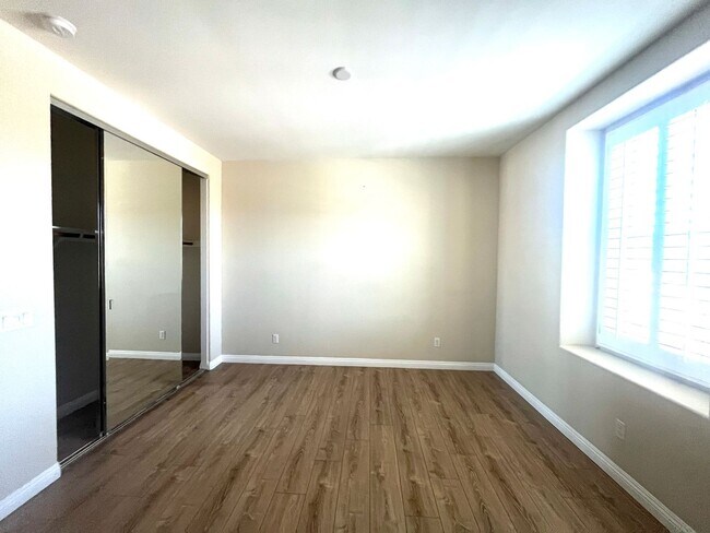 Building Photo - Beautiful San Dimas Home in Gated Community