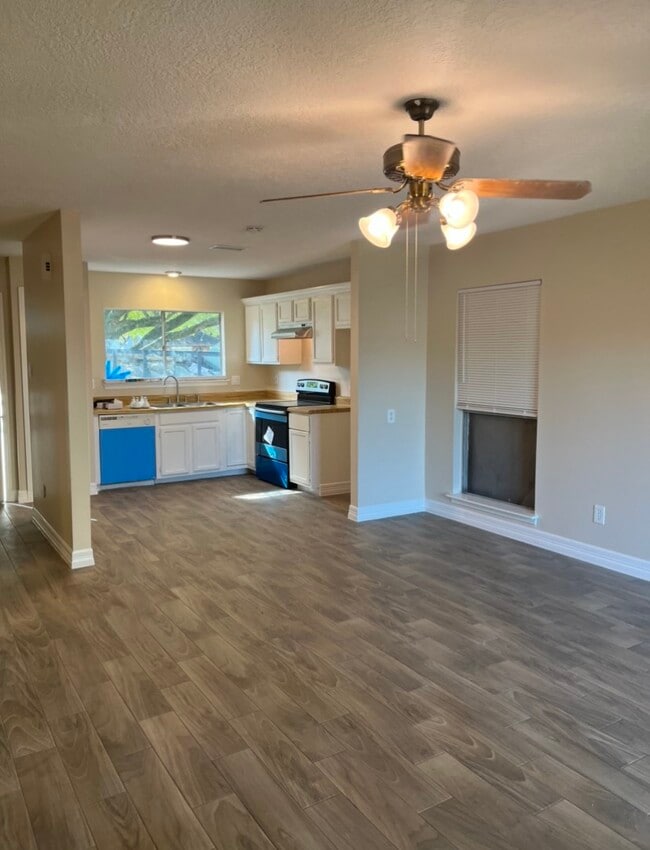 Building Photo - 18018 Santolina Ln