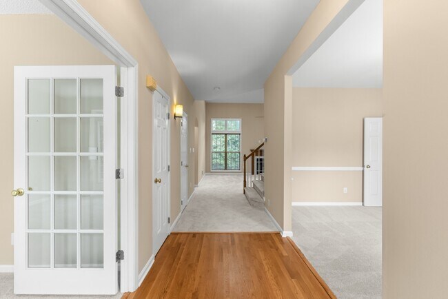 Building Photo - 108 Castlebury Creek Ct