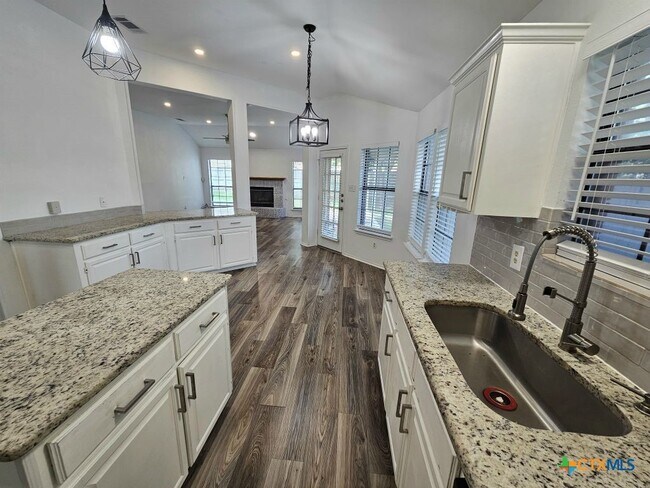 Building Photo - 603 Totem Trail
