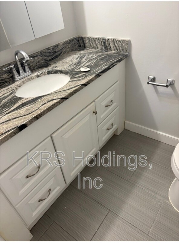 Building Photo - 800 Brook Hill Rd