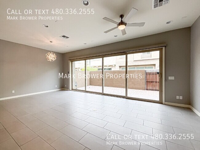 Building Photo - 7472 E Paraiso Dr