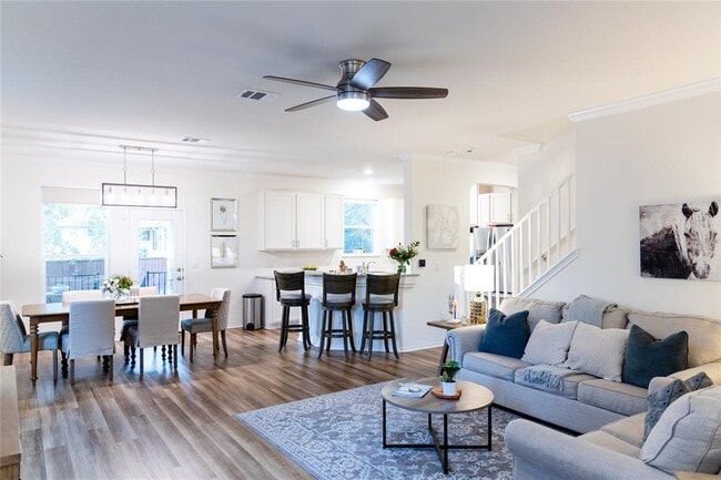 Building Photo - 9006 Golden Leaf Dr