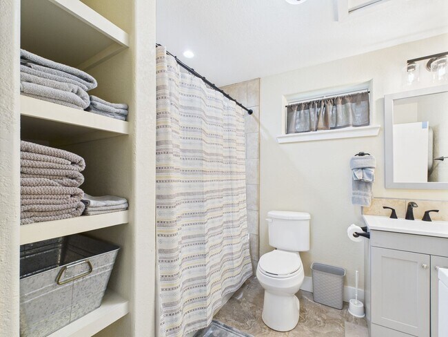 Building Photo - All Utilities are Included