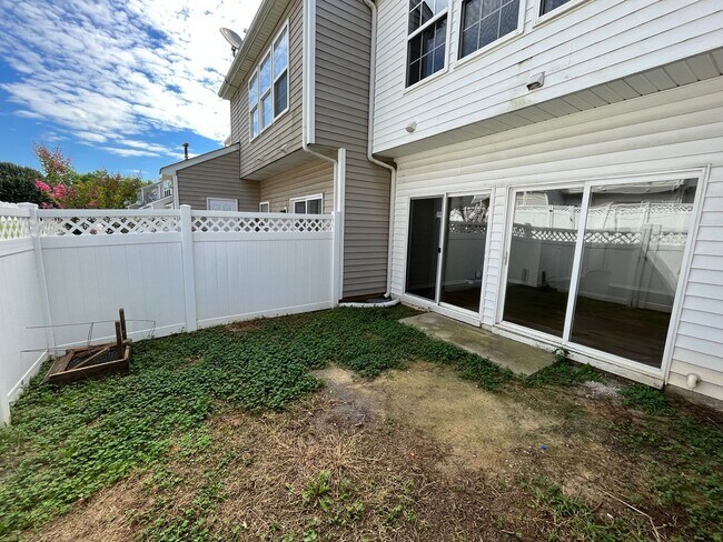Building Photo - 5324 Glen Canyon Rd