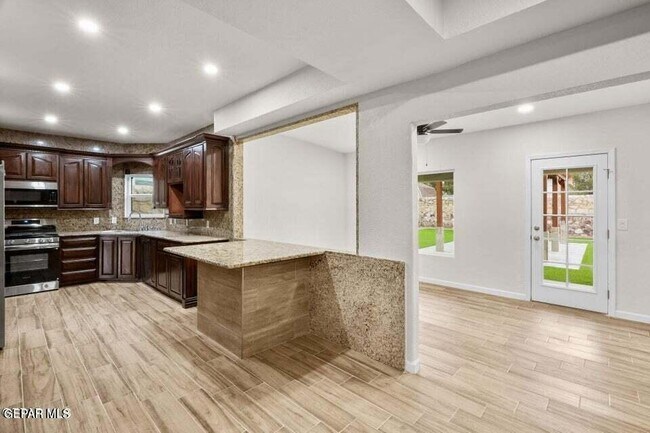 Building Photo - 7216 Desert Jewel Dr
