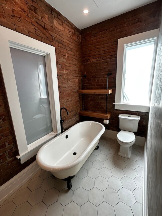 Building Photo - 2145 Franklin St