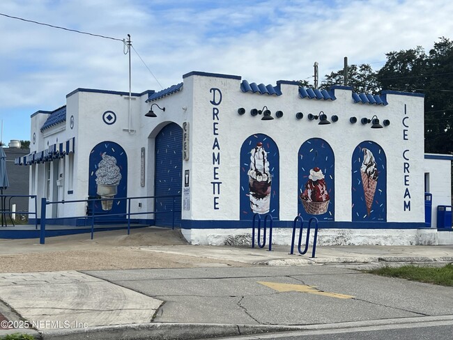 Building Photo - 117 W 3rd St
