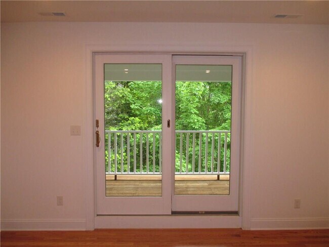 Building Photo - 29 Carpenter Ave