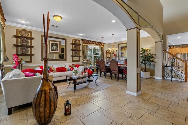 Building Photo - 1352 Oakcrest Ct