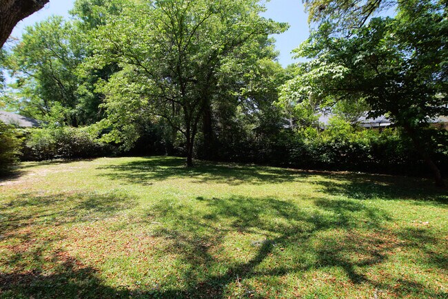 Building Photo - 18 Sherwood Rd NW