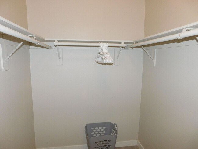 Building Photo - GORGEOUS FULLY FURNISHED 2 BEDROOM UNIT*GA...
