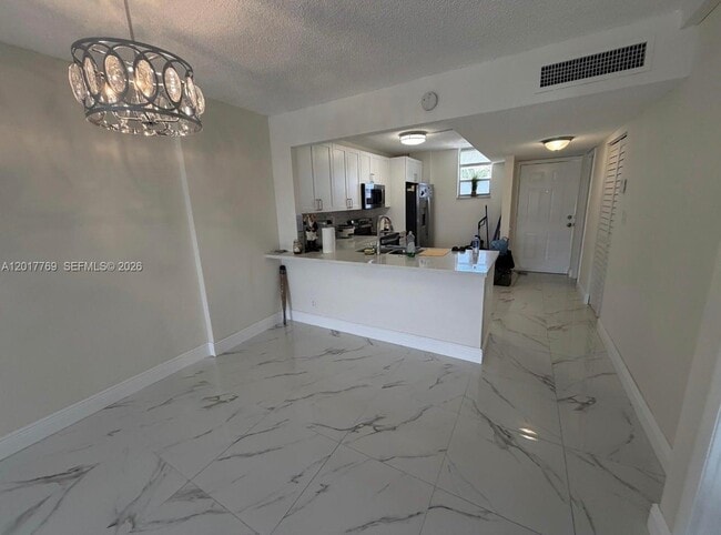 Building Photo - 2903 N Miami Beach Blvd