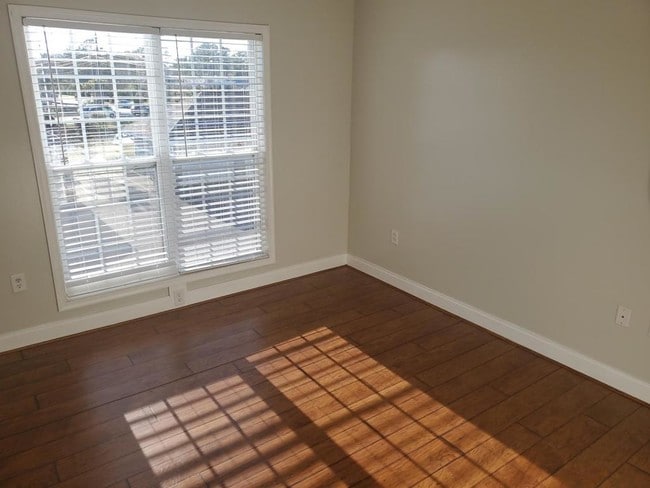 Building Photo - 84 Addison Cottage Way #211