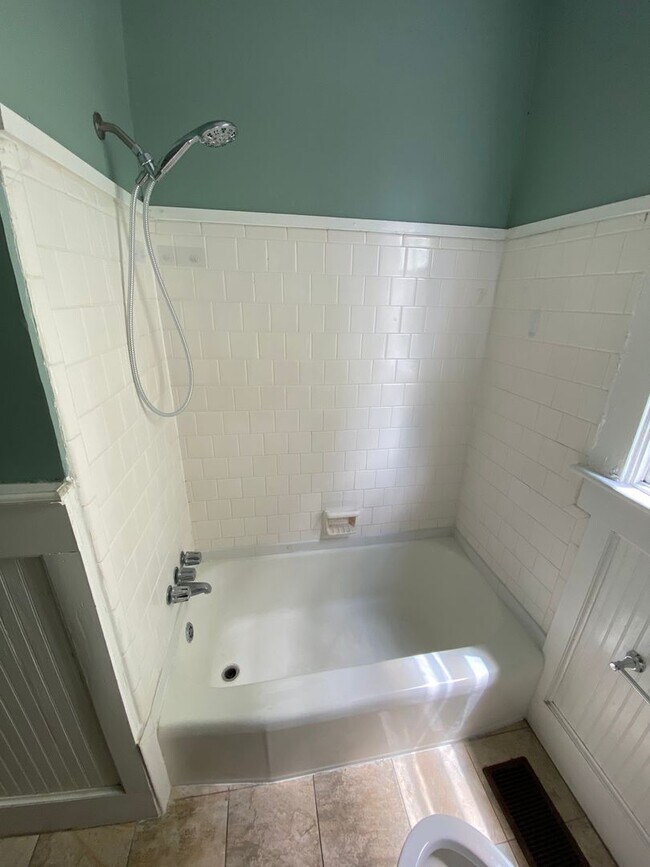 Building Photo - 5-7 East 33rd Street