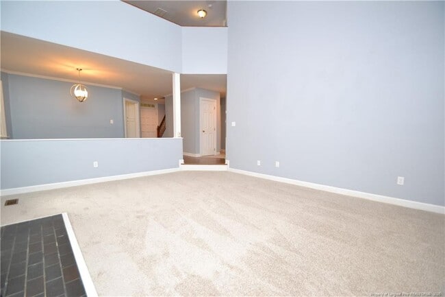 Building Photo - 111 Long Shadow Ln