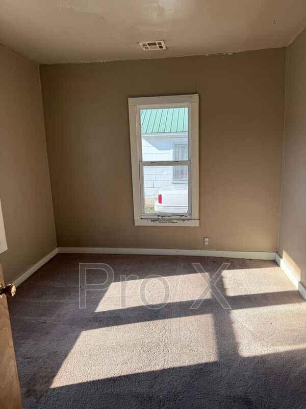 Building Photo - 308 W 10th St