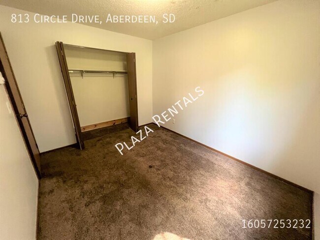 Building Photo - 307 11th Ave NW