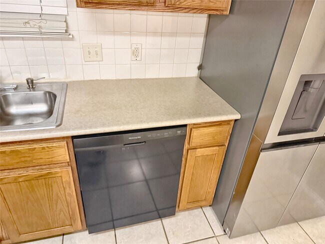Building Photo - 15125 Donna Jane Loop