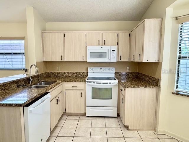 Building Photo - 2911 Woolridge Dr