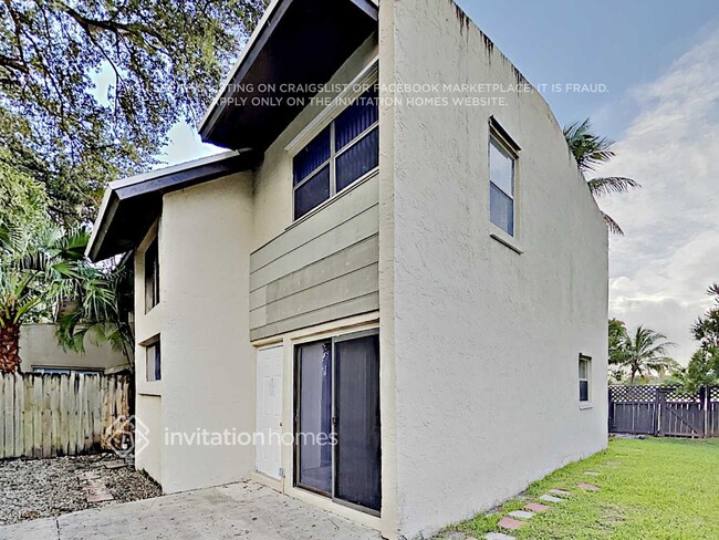 Building Photo - 6717 SW 112th Ct