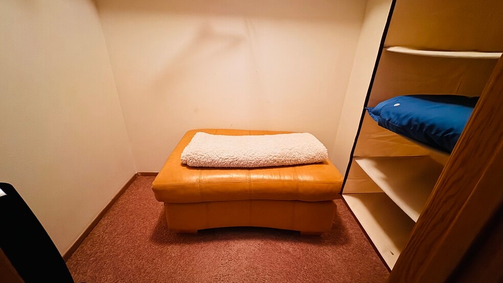 Q room closet - 6904 54th Pl NE