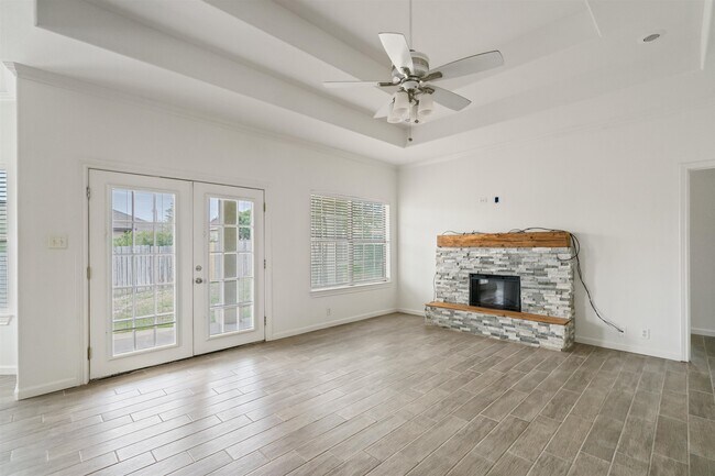 Building Photo - 104 Painted Rock