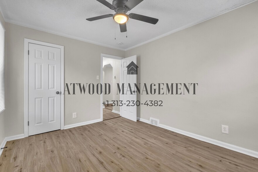 Building Photo - This beautifully updated 3-bedroom, 1-bath single-family home is ready for move-in!