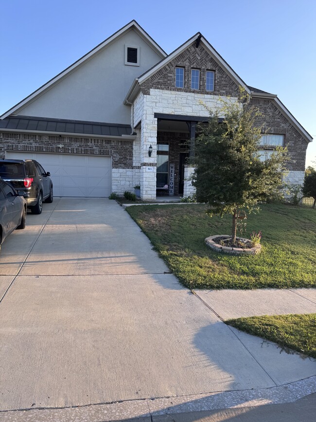 Building Photo - 513 Lambert Cv