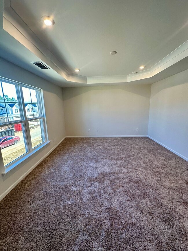 Building Photo - Beautiful 3BR/2.5BA Townhouse in Odell Corners