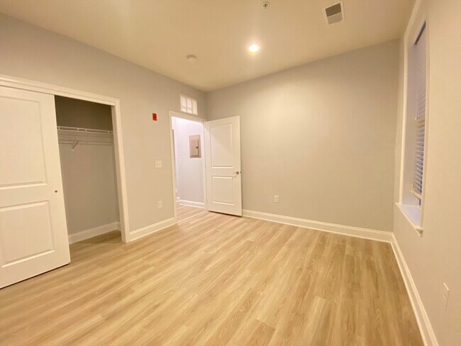 Building Photo - 107 Corning Fairbanks Way