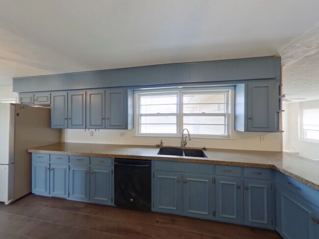 Building Photo - 7761 Killarney Ct