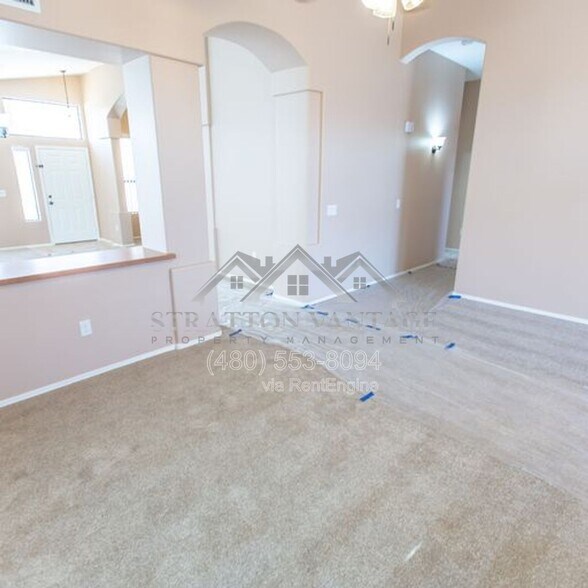 Building Photo - 3737 E Isabella Ave