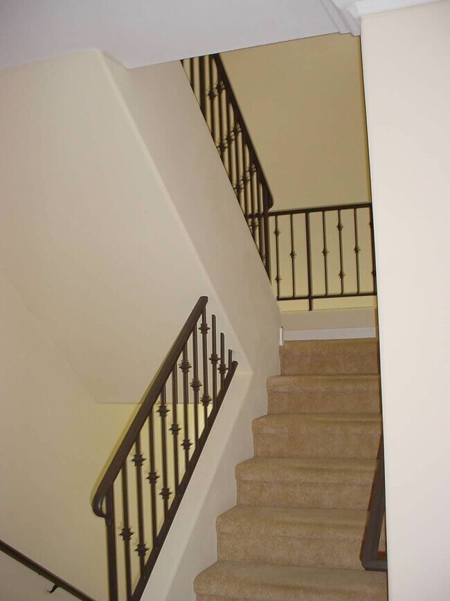 Stairs up to kitchen and living room - 5582 W 190th St