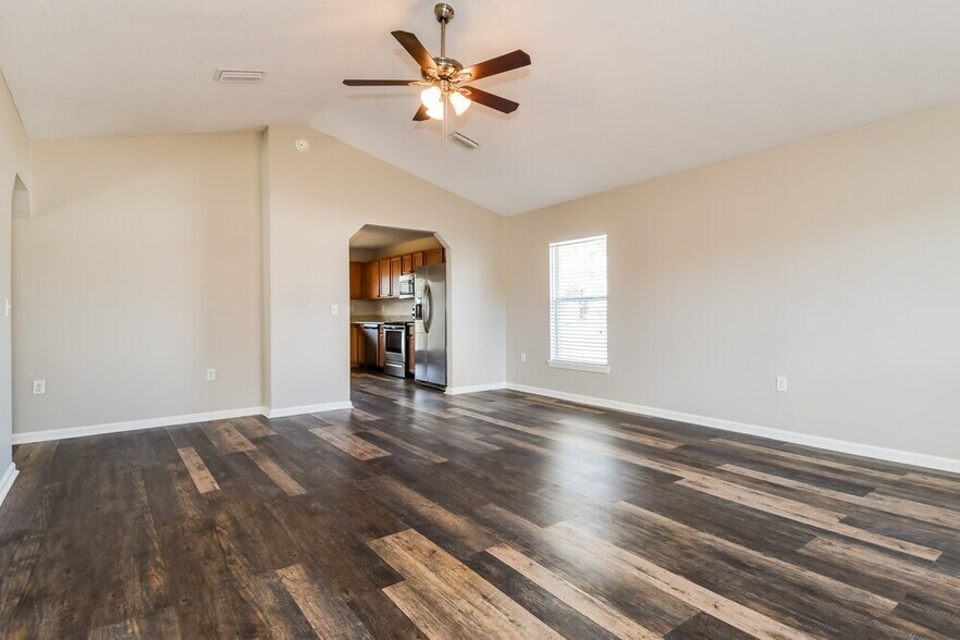 Building Photo - 6266 Rolling Tree Ct