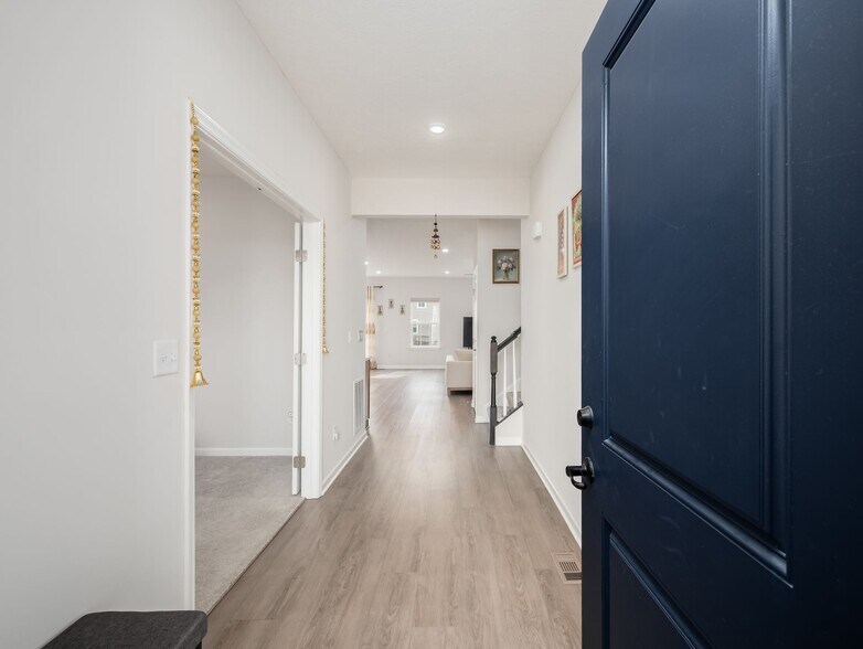 Building Photo - 128 Cameo Wds Dr