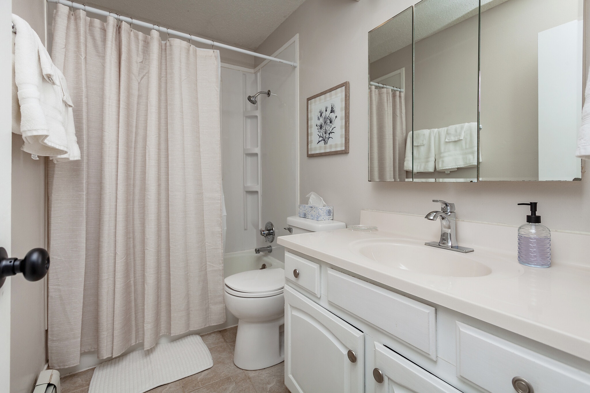 1st Floor Bathroom - 2019 Payton Ave