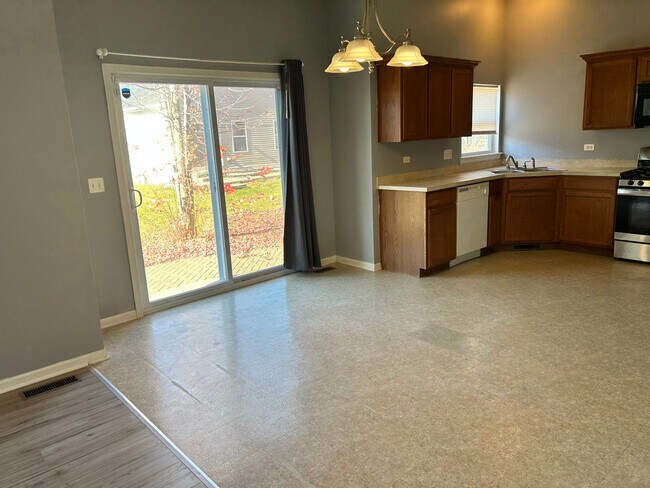 Building Photo - 2643 Pecos Cir