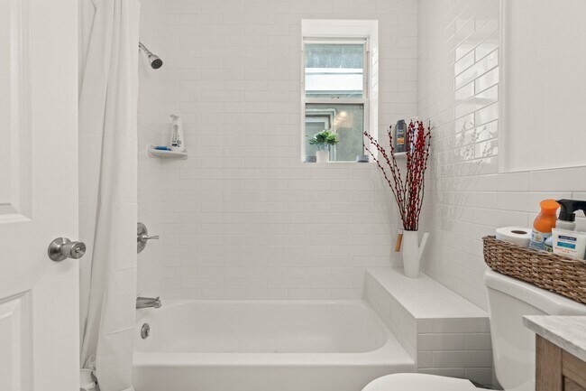 Building Photo - 1521 Tasker St