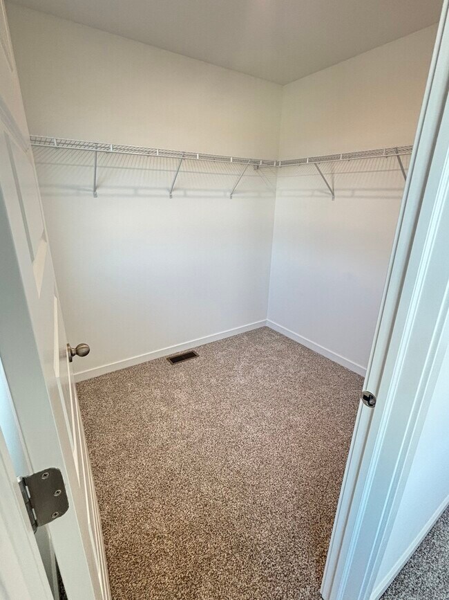 Building Photo - 2246 Barbera Dr