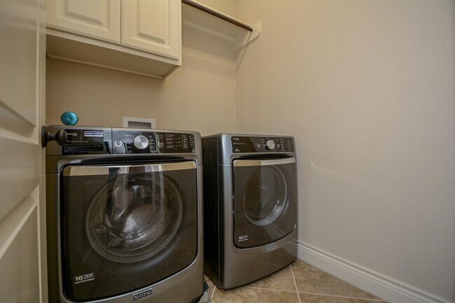 Building Photo - 64 Daffodil Meadow Pl