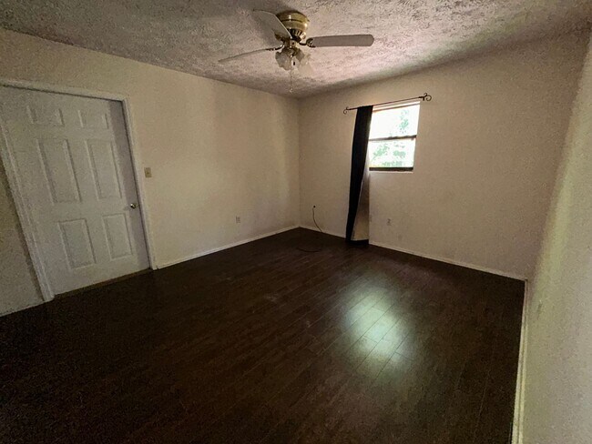 Building Photo - 58 Trisha Ln
