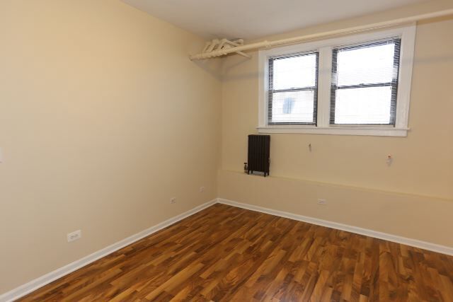 Building Photo - 1712 W Estes Ave