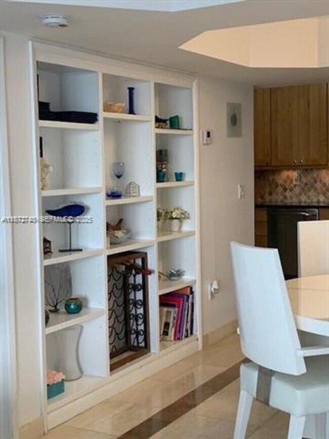 Building Photo - 9341 Collins Ave