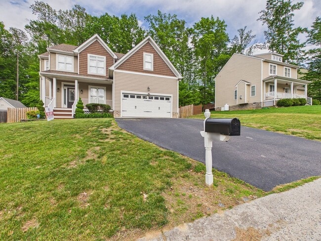 Building Photo - 3015 Chislet Dr