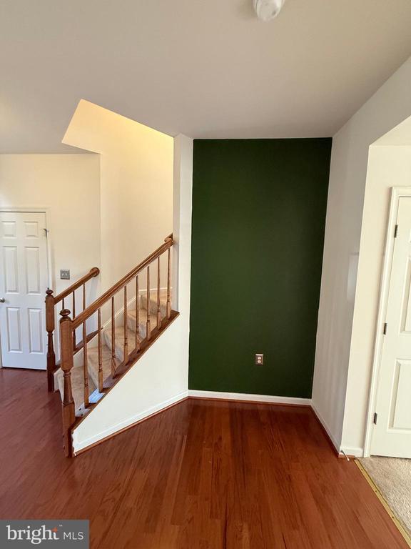 Building Photo - 120 Woodman Ct