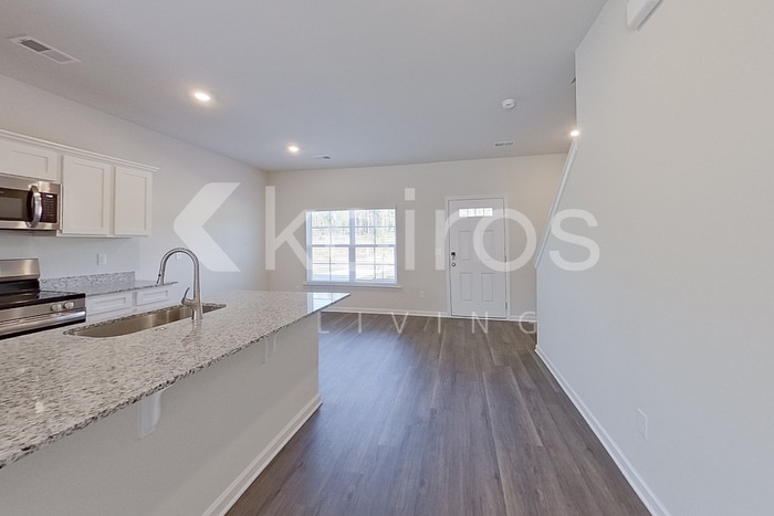 Building Photo - 2461 Banyan Cir